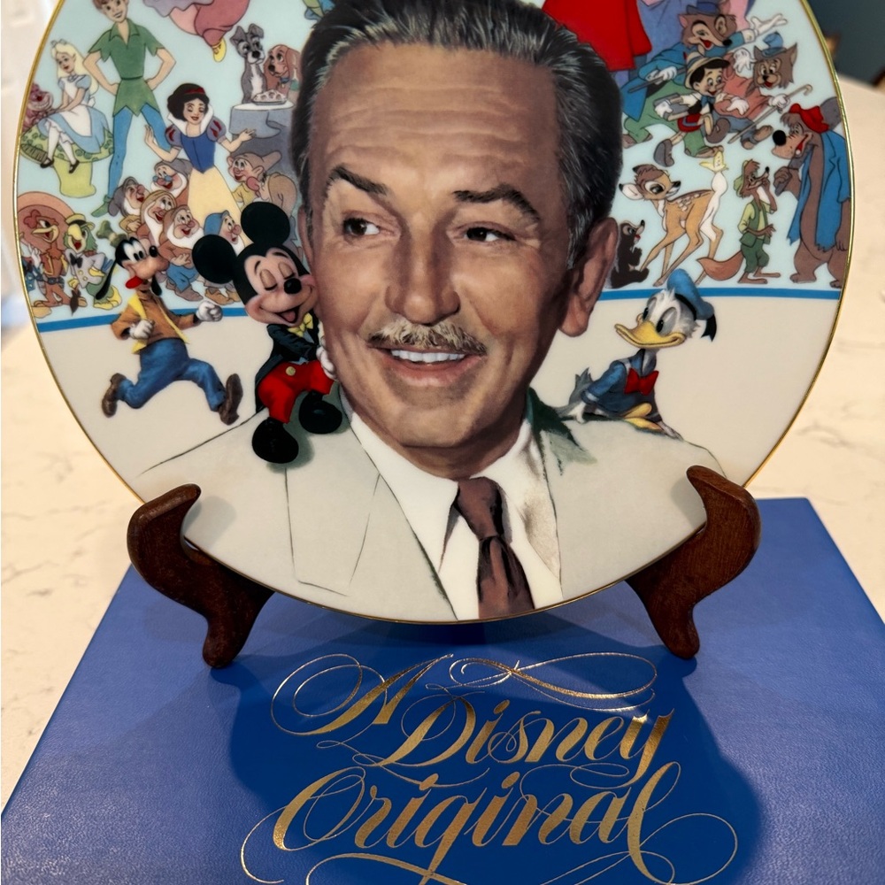Disney Original Collector's Plate in box - Picture 4 of 10